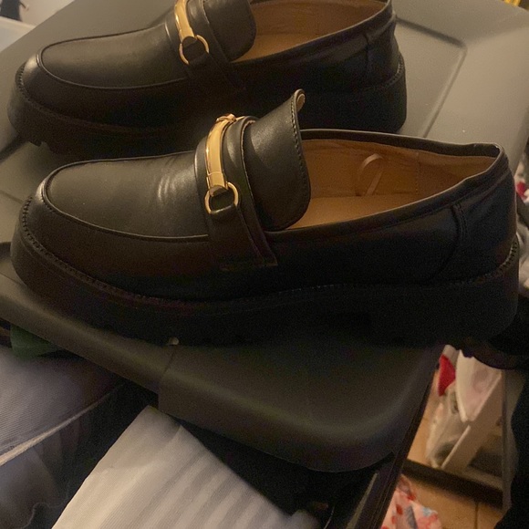 Mudd Loafers size 8 - Picture 2 of 3